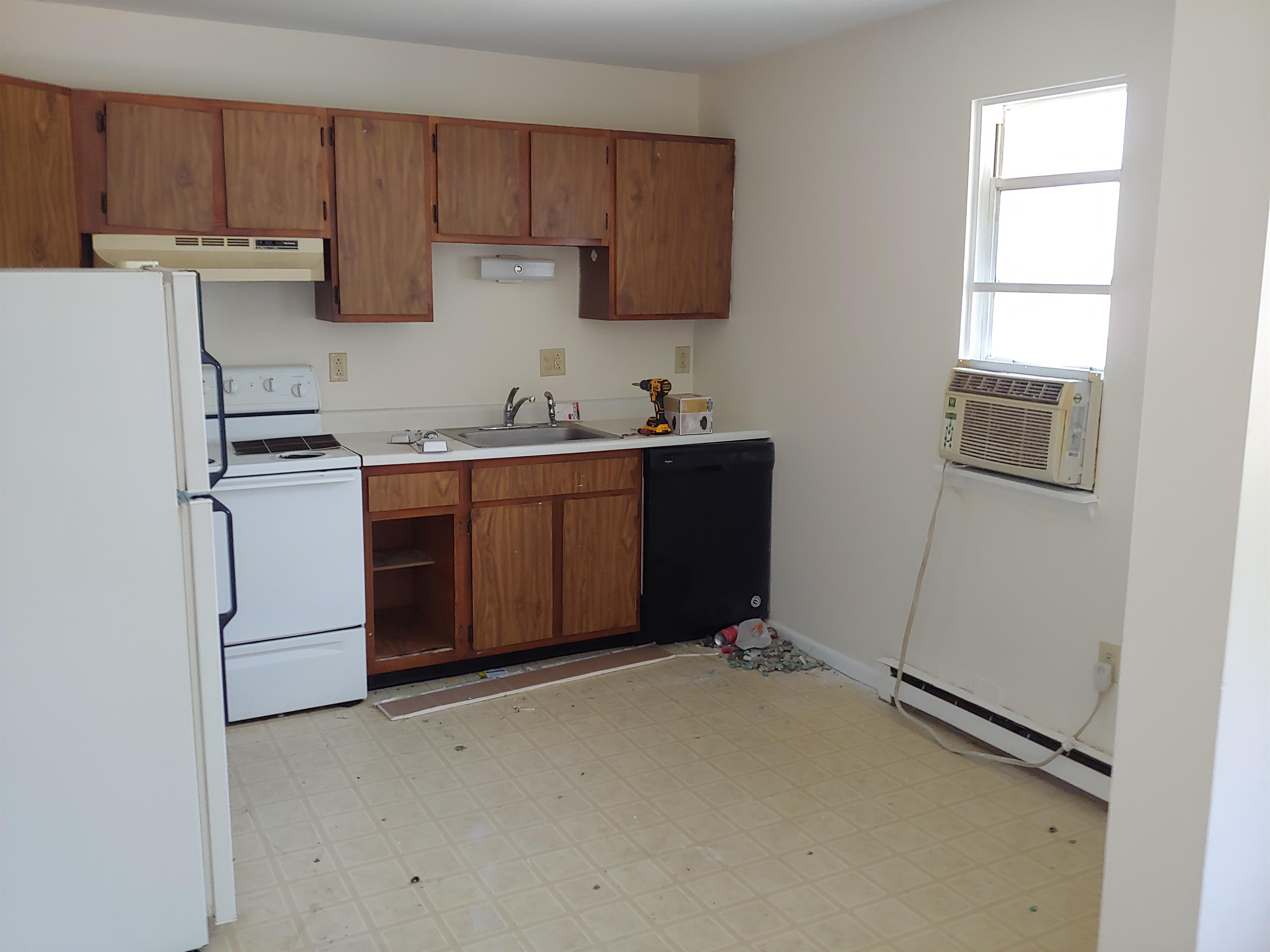 5 Adams St, - 5